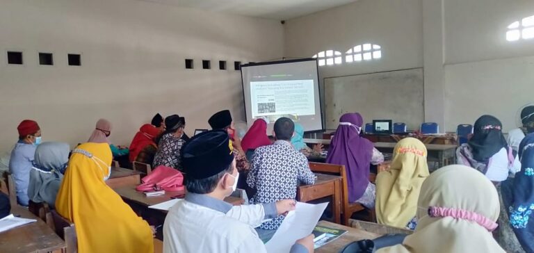 Guru MIN 4 Jombang Ikuti Bimtek Pembelajaran Berbasis Literasi Dan Numerasi