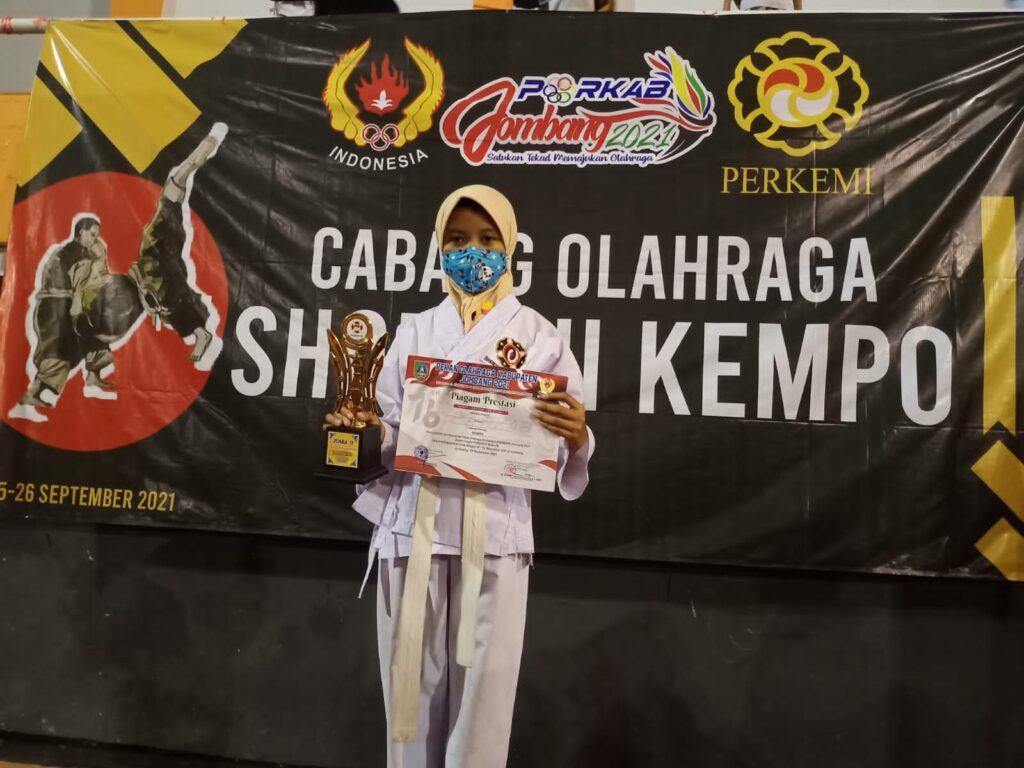 Siswa MIN 4 Jombang Raih Juara 2 Lomba Karate