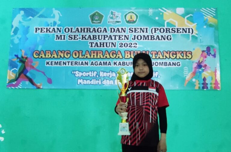 SISWA MIN 4 JOMBANG RAIH JUARA PORSENI TINGKAT MI