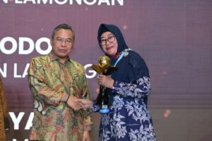 MIN 4 Jombang Terima Penghargaan Adiwiyata Mandiri dari Kementerian Lingkungan Hidup dan Kebudayaan 2024