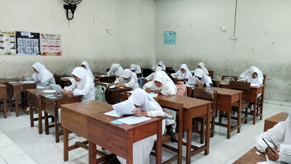 Ujian Tulis Agama di MIN 4 Jombang: Tantangan dan Persiapan Menyongsong Pendidikan Berkualitas