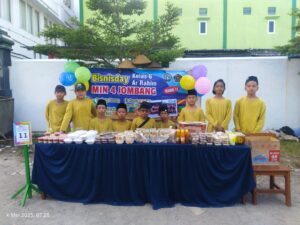 Siswa-Kelas-6-MIN-4-Jombang-Sukses-Gelar-Business-Day-Wujudkan-Jiwa-Wirausaha-Sejak-Dini