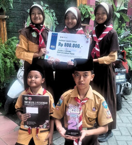 Peserta Didik MIN 4 Jombang Sabet Juara 2 Puisi FELIS 2025