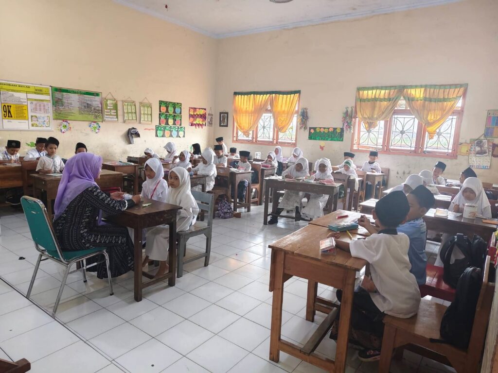 Bentuk Karakter Sejak Dini, MIN 4 Jombang Integrasikan Ujian SMART Kepondokan dalam Program Tengah Semester