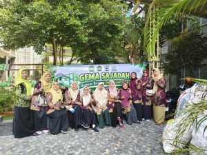 Dukung Program Kemenag Jombang, MIN 4 Jombang Jadi Pusat Pengumpulan GEMA SAJADAH Se-Kecamatan Peterongan